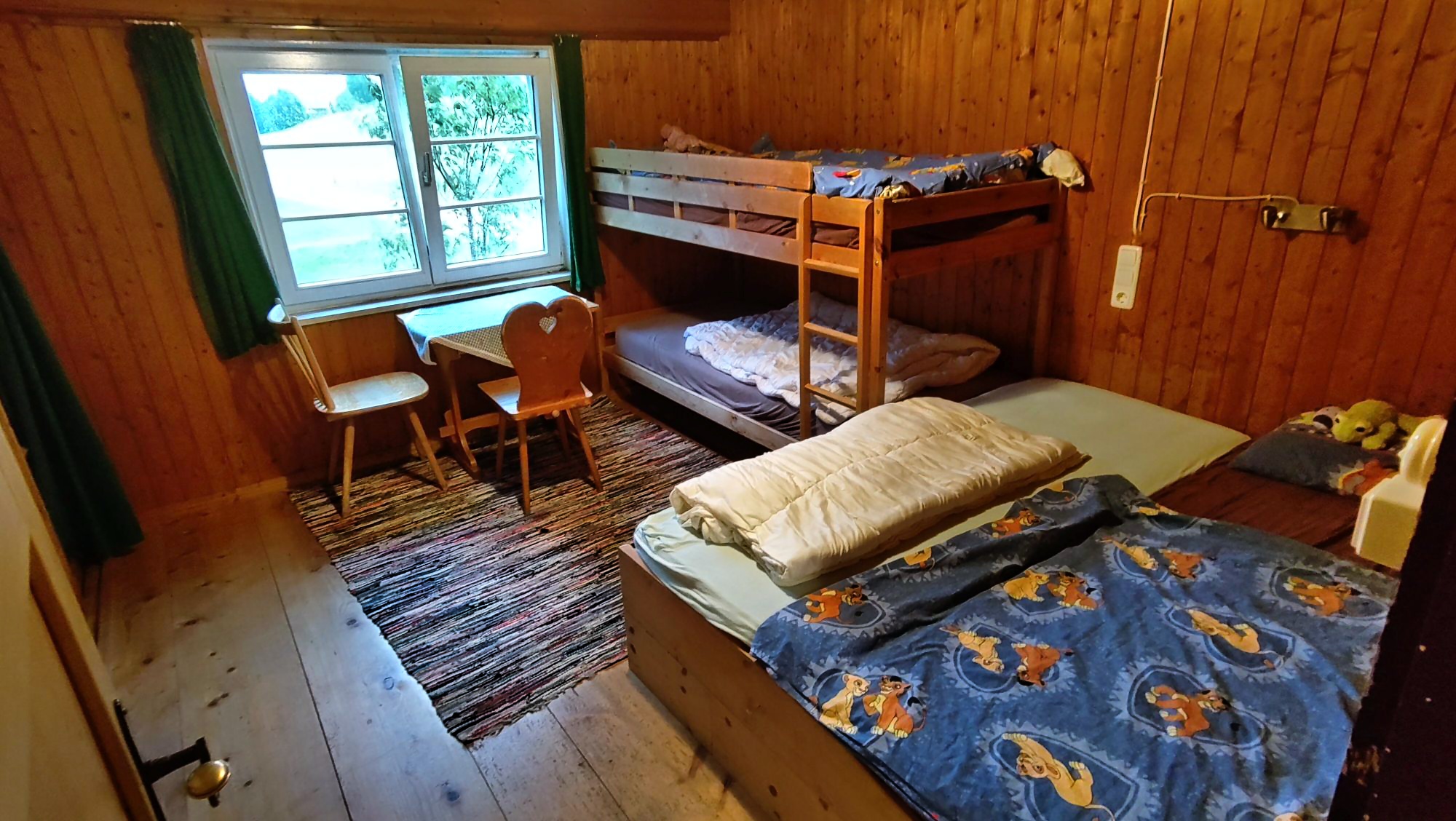 Schlafzimmer 2